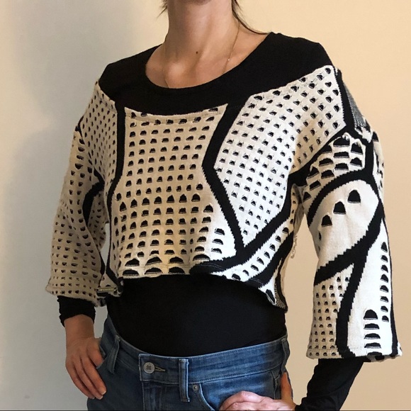 Knit Cropped Top - Picture 3 of 4